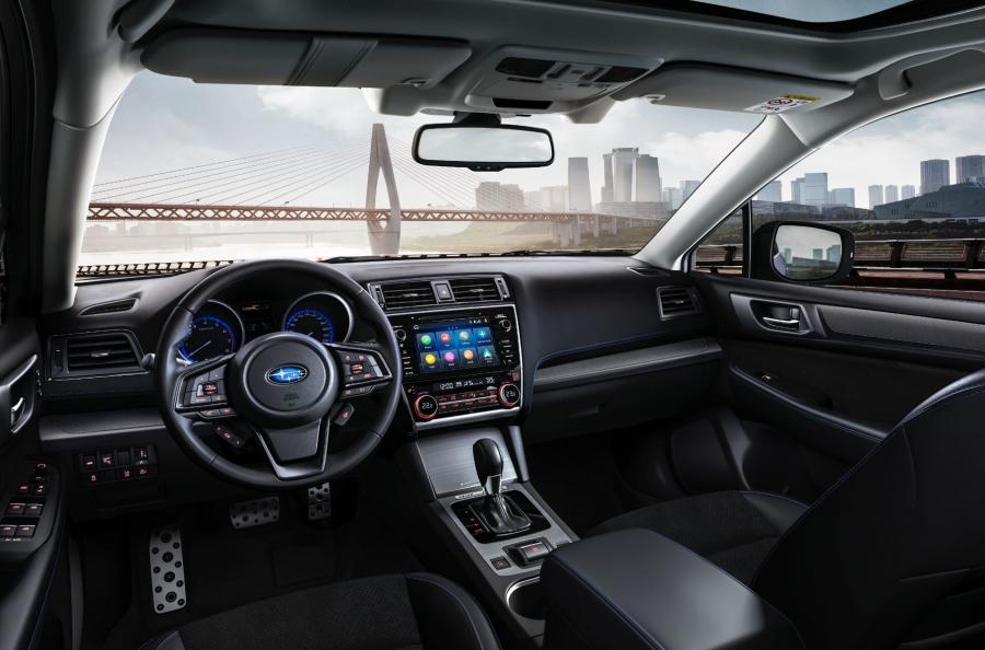 Торпедо Subaru Legacy Ultimate 2020 года  (фото 2 из 4)